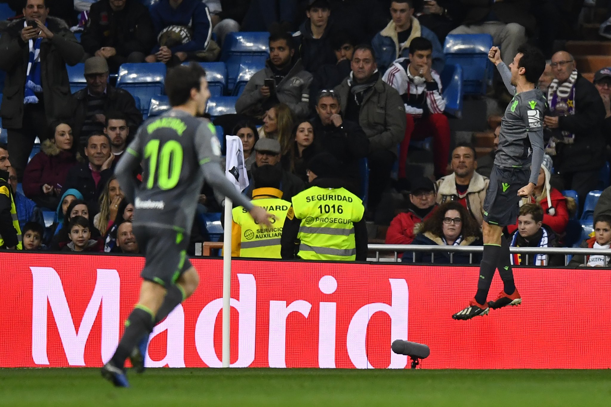 巴黎遭遇尴尬,输球出局 巴黎遭遇尴尬,输球出局