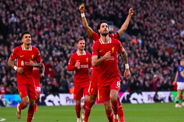 九游体育-利物浦客场大胜巴萨，豪取三分