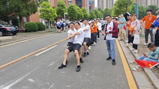 集体项目中协作与默契同样重要，精彩无比