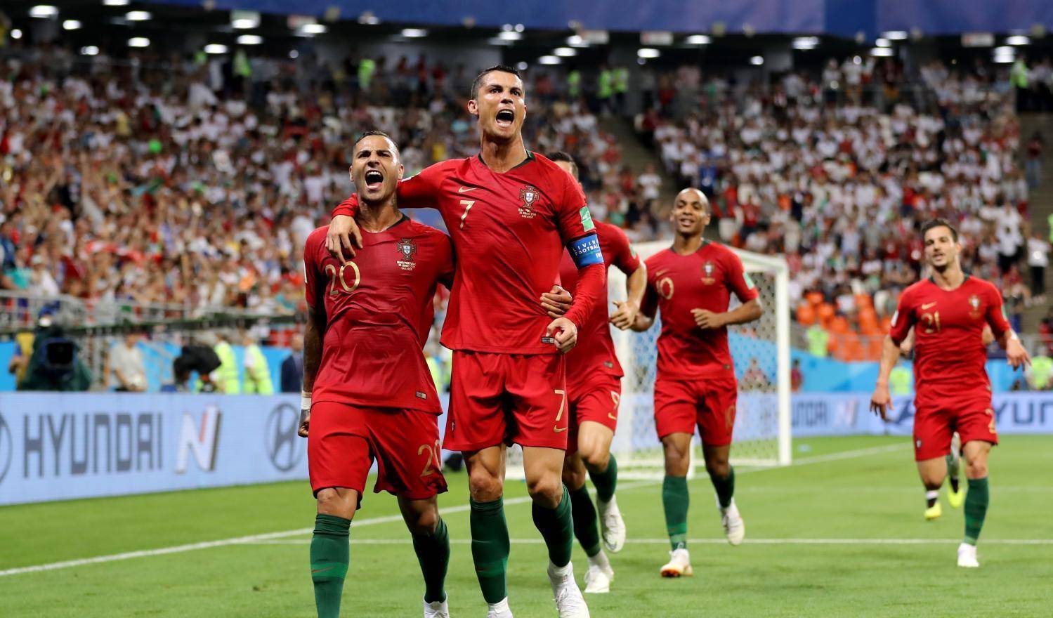 九游VIP-包含雷丁球员展现超凡表现帮助球队胜利的词条