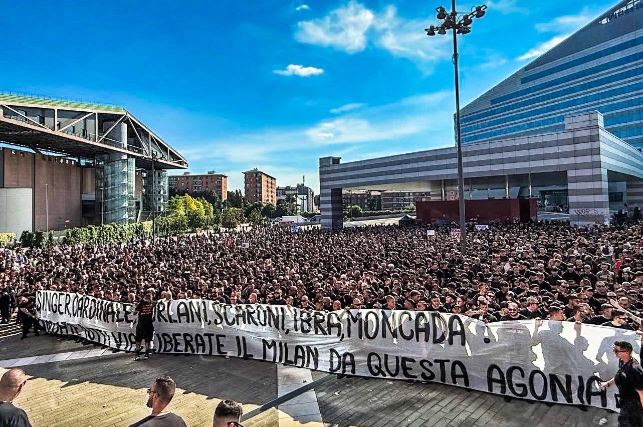 AC米兰遭到佛罗伦萨重创，国米球迷愤怒的简单介绍