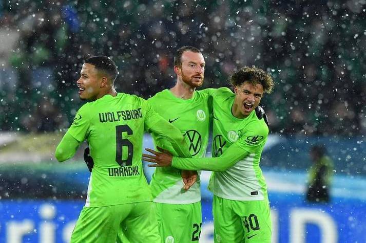 奥格斯堡队在本场比赛中展现出顽强意志力 奥格斯堡队在本场比赛中展现出顽强意志力