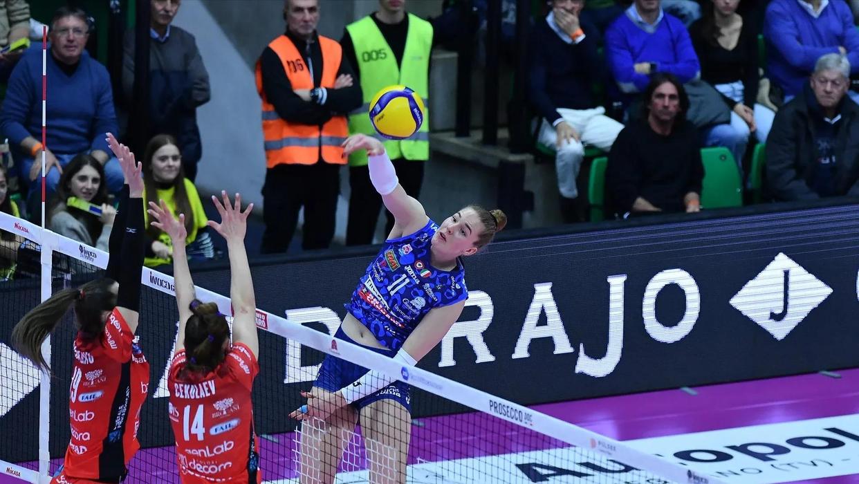 九游娱乐-佛罗伦萨主教练受贿门调查，俱乐部陷入困境