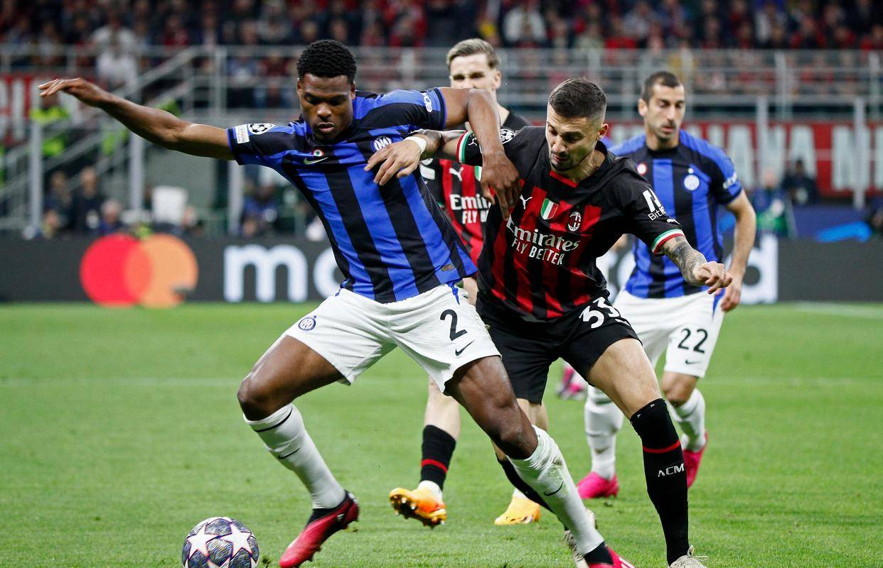 AC米兰将在主场对阵佛罗伦萨展开激烈对决 AC米兰将在主场对阵佛罗伦萨展开激烈对决