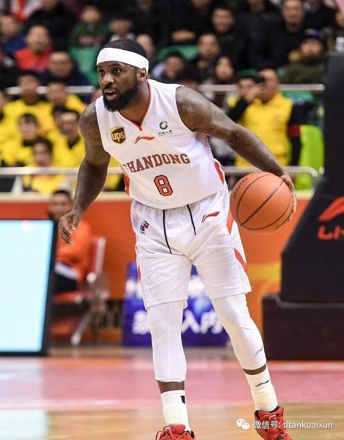 包含外援大腕惨淡表现，球队遭遇连败厄的词条