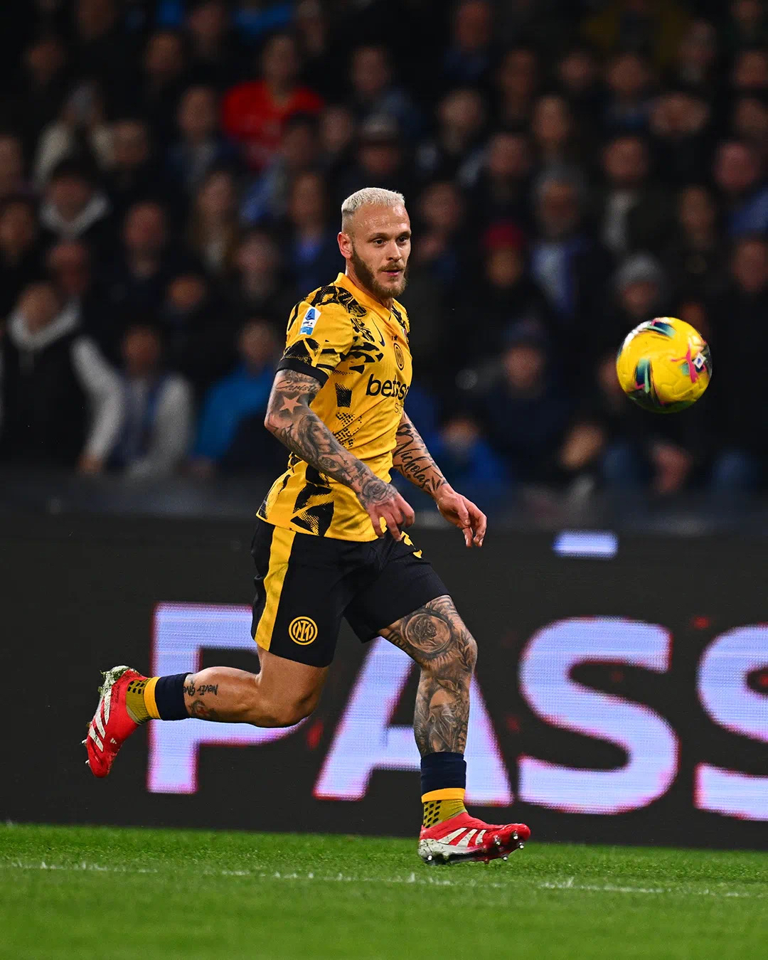 意大利杯赛：那不勒斯与国际米兰展开生死战的简单介绍