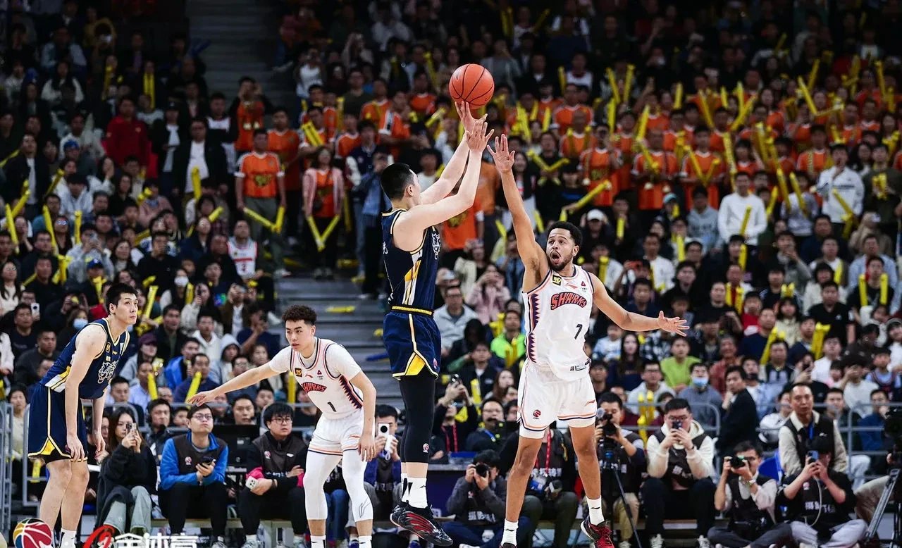 9you娱乐-广东男篮决胜云南队,全队紧张备战