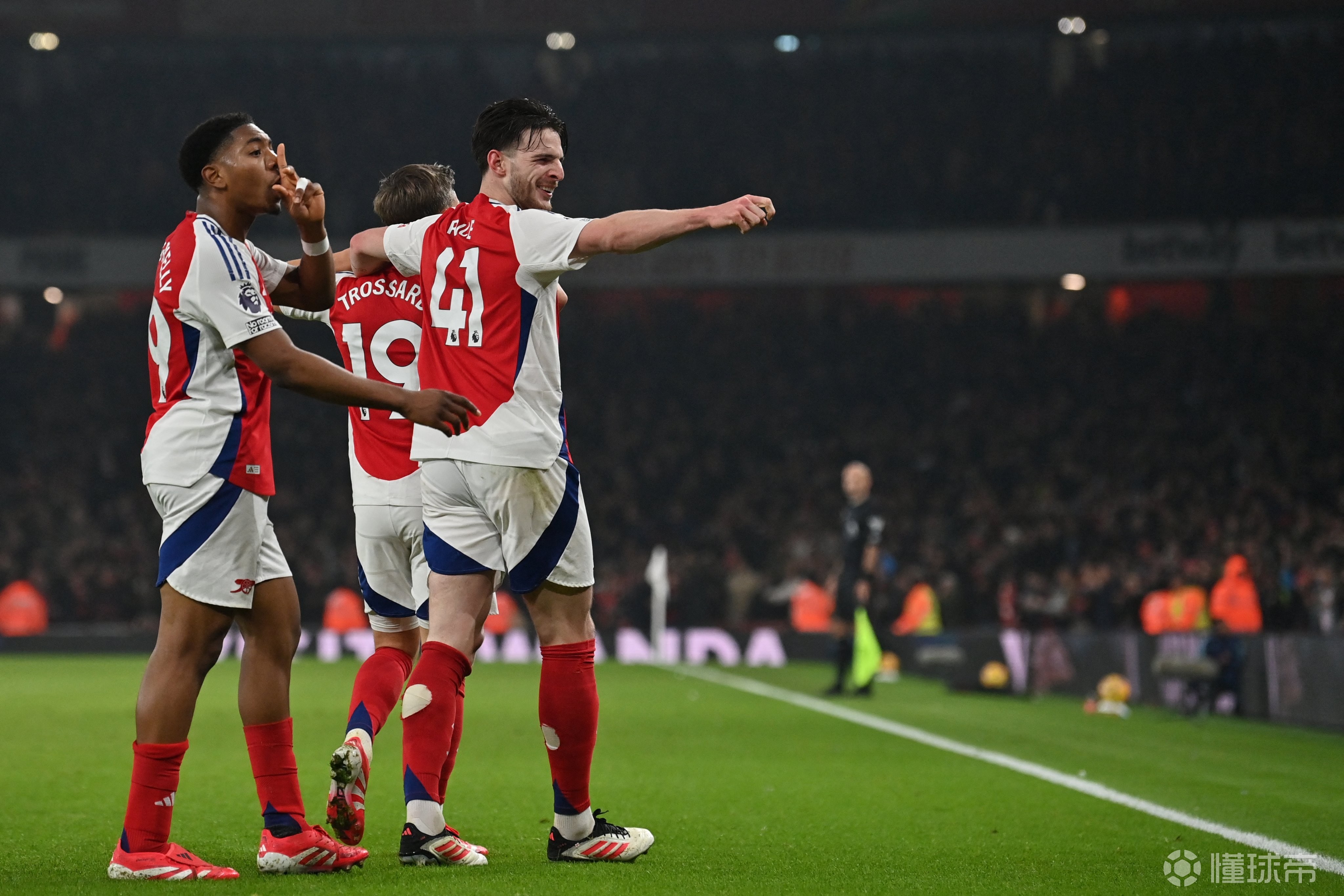 阿森纳球队备战下一场比赛,期待胜利到来 阿森纳球队备战下一场比赛,期待胜利到来