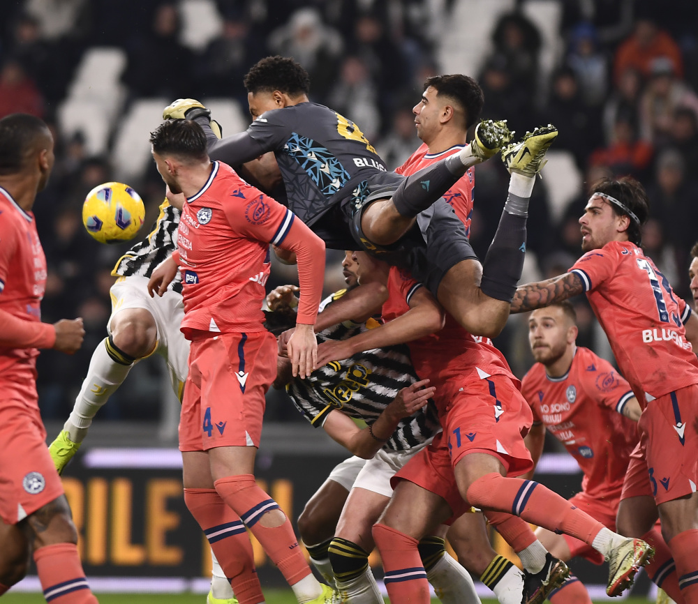 关于乌迪内斯球员受伤增多,医疗团队忙碌的信息 关于乌迪内斯球员受伤增多,医疗团队忙碌的信息