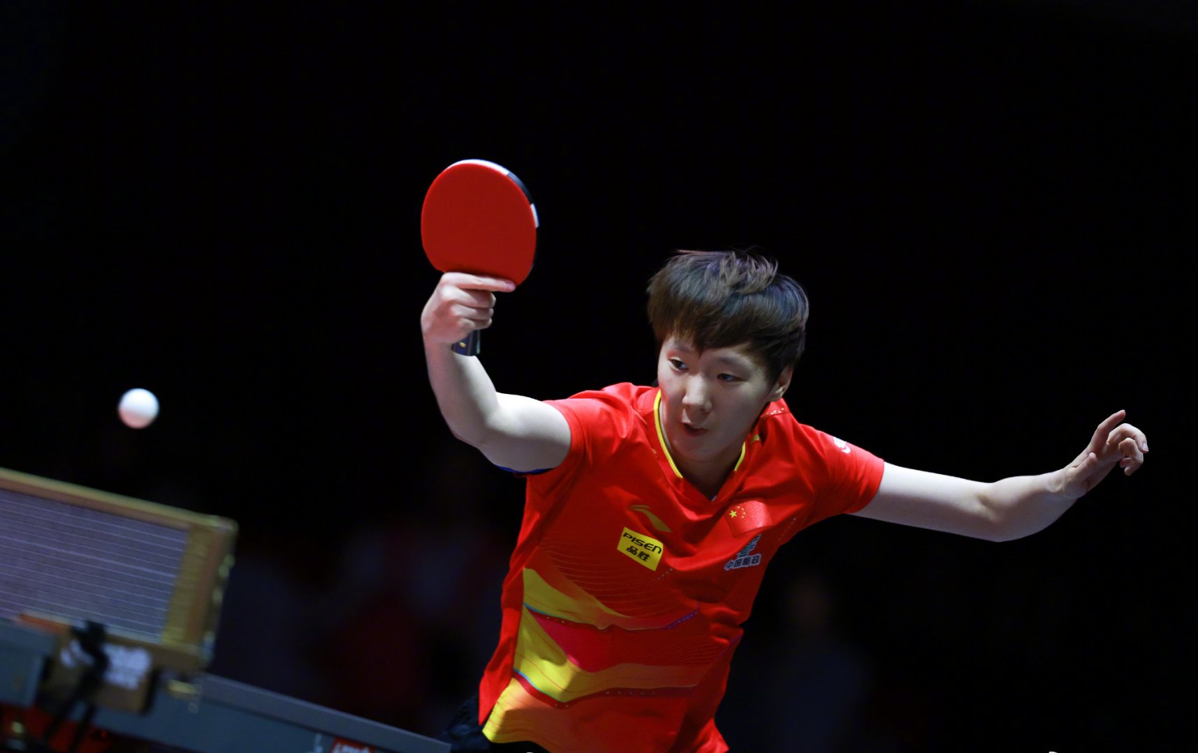 乒乓球冠军选手称重赛场表现出色 乒乓球冠军选手称重赛场表现出色