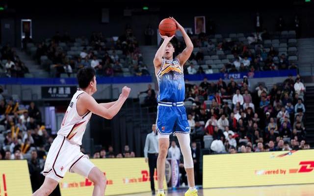 篮球半决赛:两队实力碰撞,比赛激烈的简单介绍 篮球半决赛:两队实力碰撞,比赛激烈的简单介绍