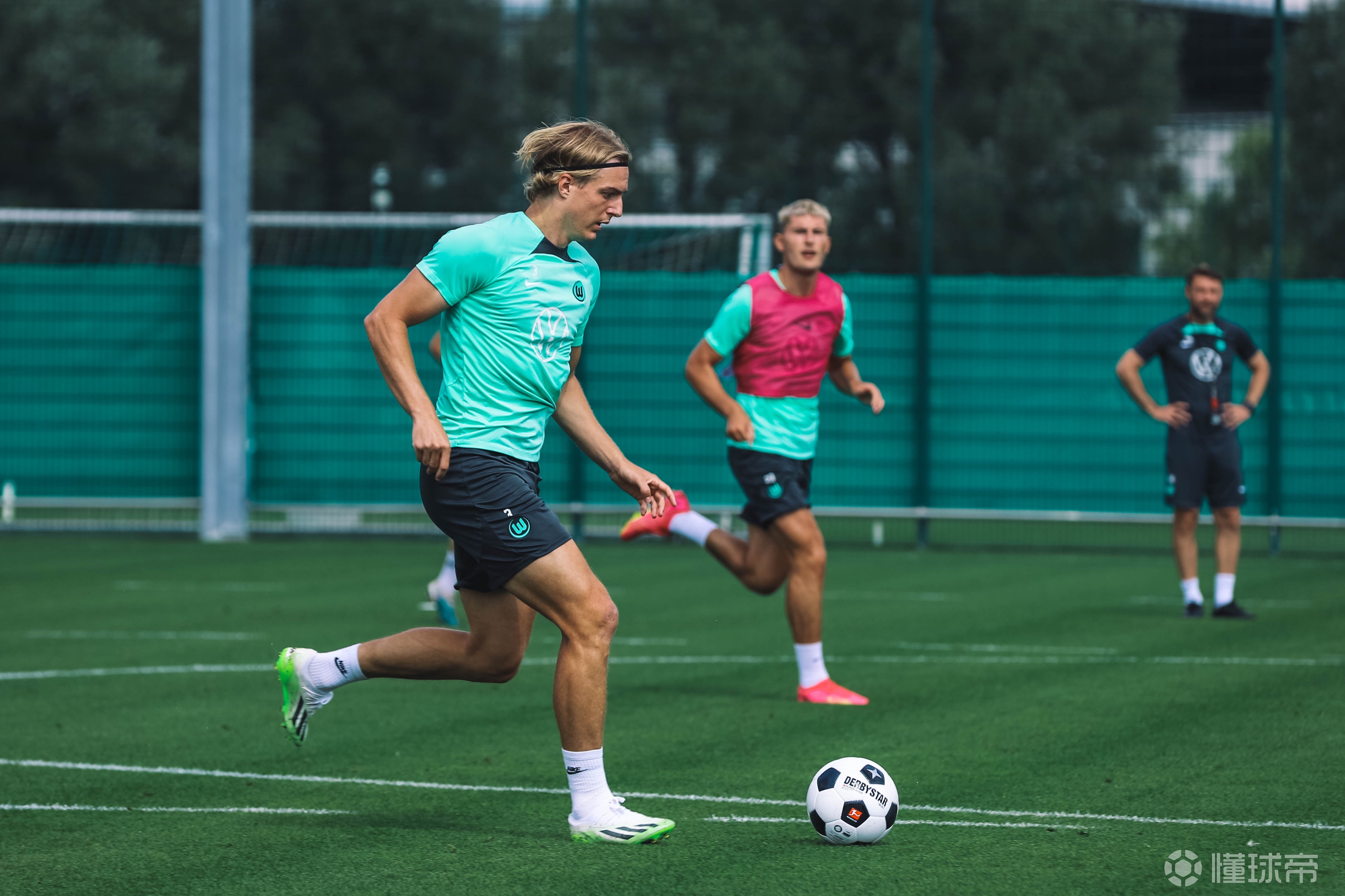 九游娱乐app下载-沃尔夫斯堡球队努力训练，备战下场比赛的简单介绍