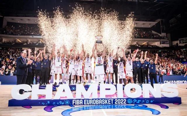 九游官网-西班牙队团结合作，困难胜利获奖金牌的简单介绍