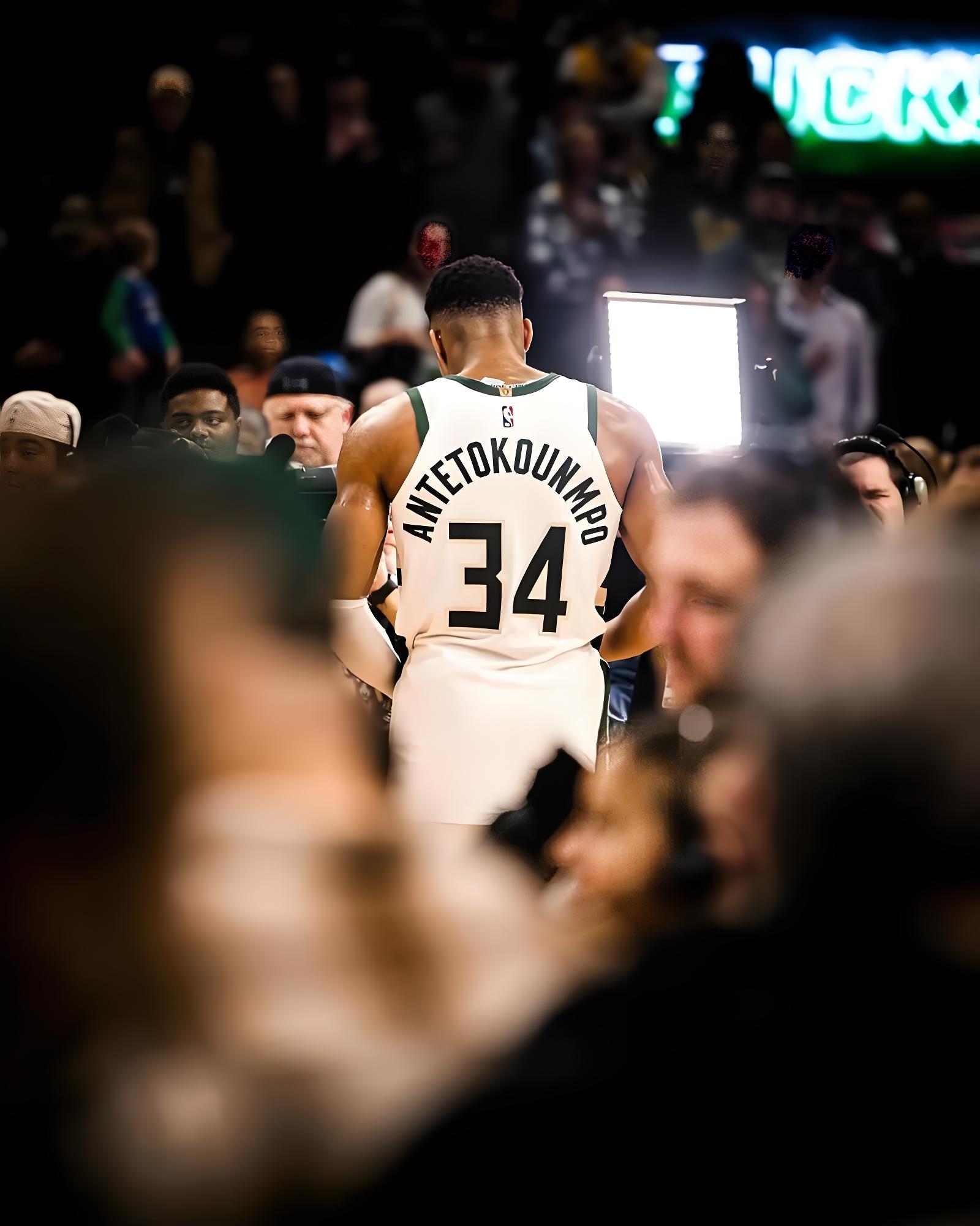 雄鹿队全队状态火热,成为本赛季黑马 雄鹿队全队状态火热,成为本赛季黑马