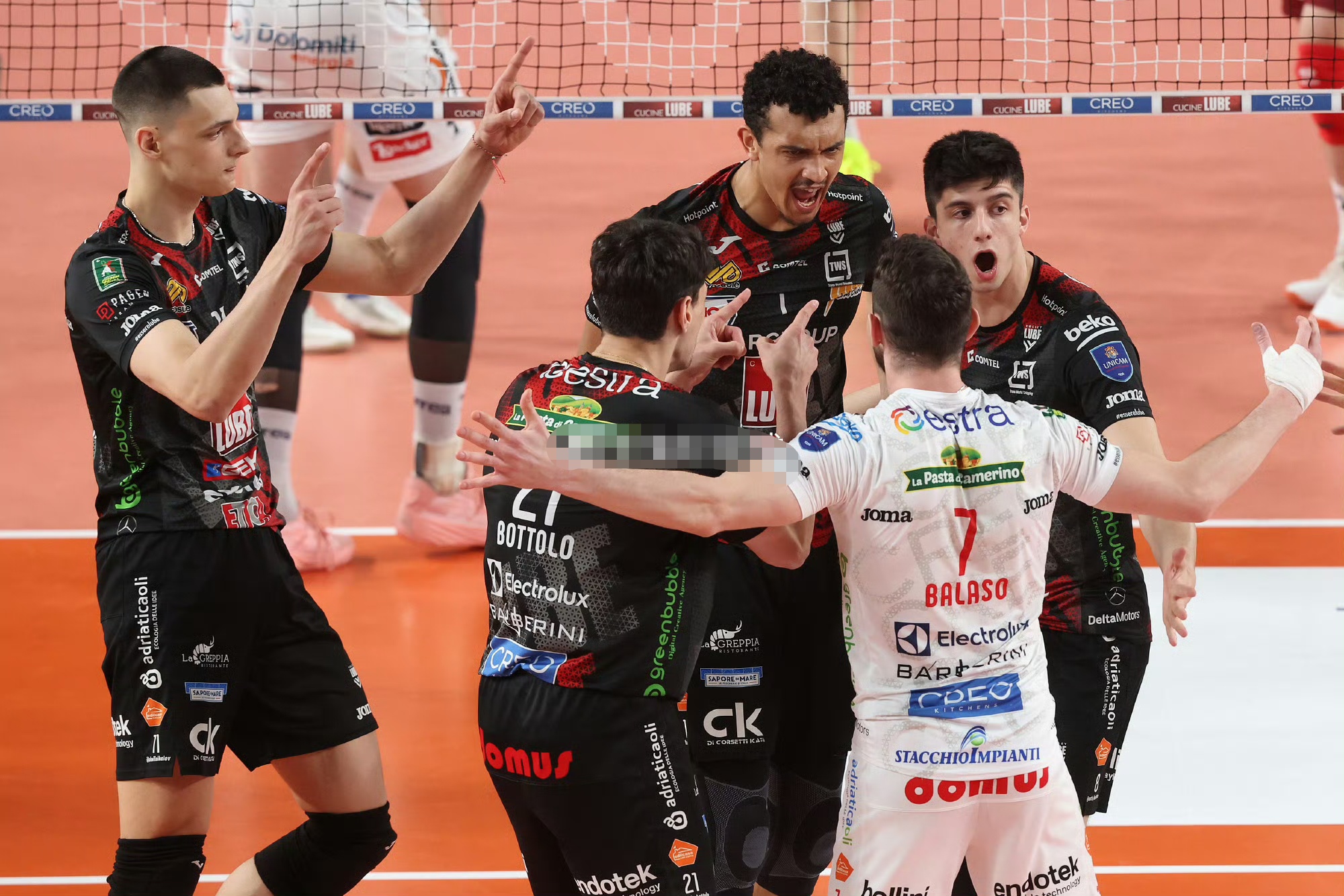 诺维奇主场绝杀对手,连胜状态持续提升 诺维奇主场绝杀对手,连胜状态持续提升