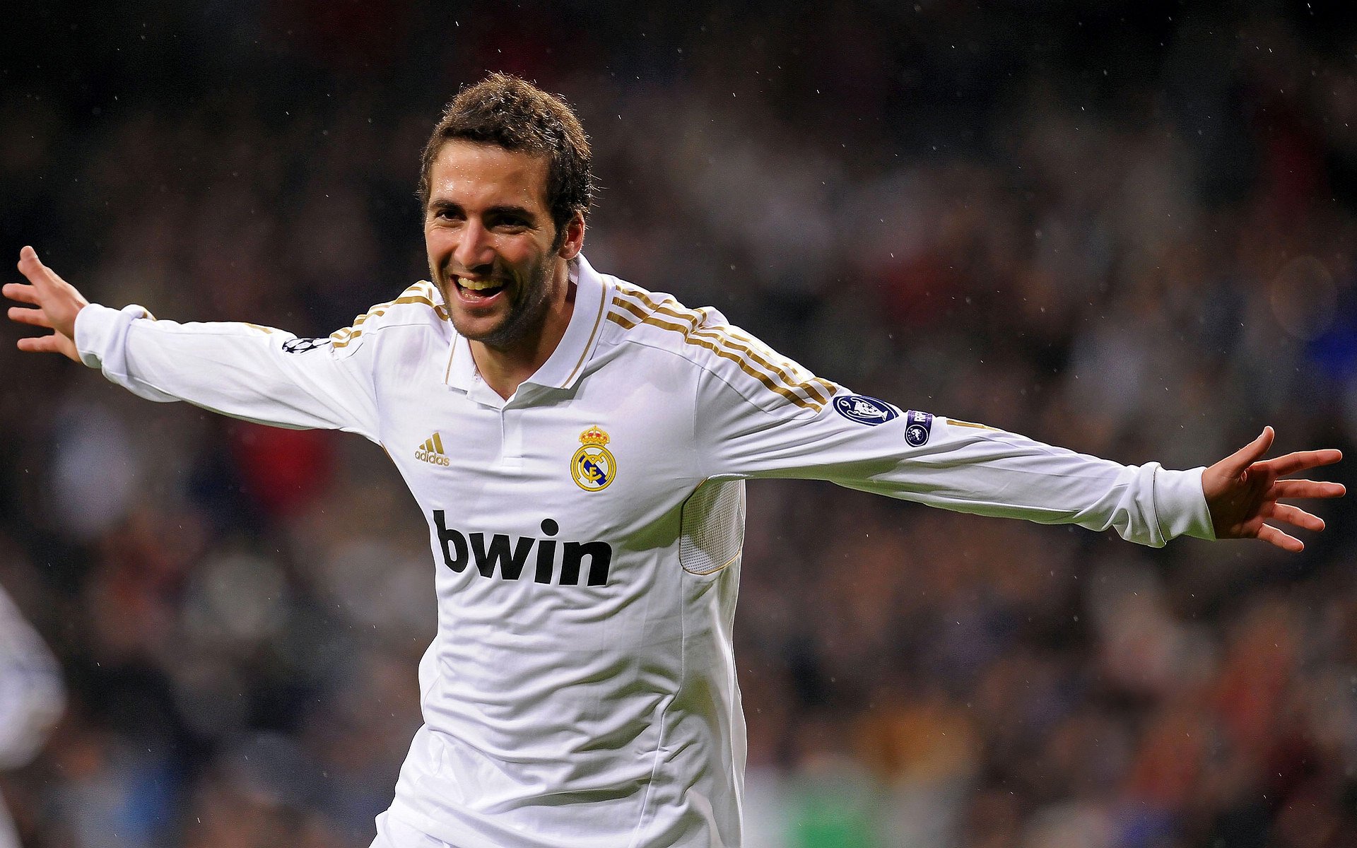 方向盘与终场哨，竞技体育的压哨美学